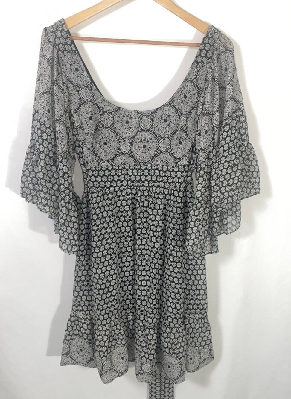 Betsey Johnson Mandala Scoop Neck Flutter Sleeve Chiffon Dress - Women's Size 12